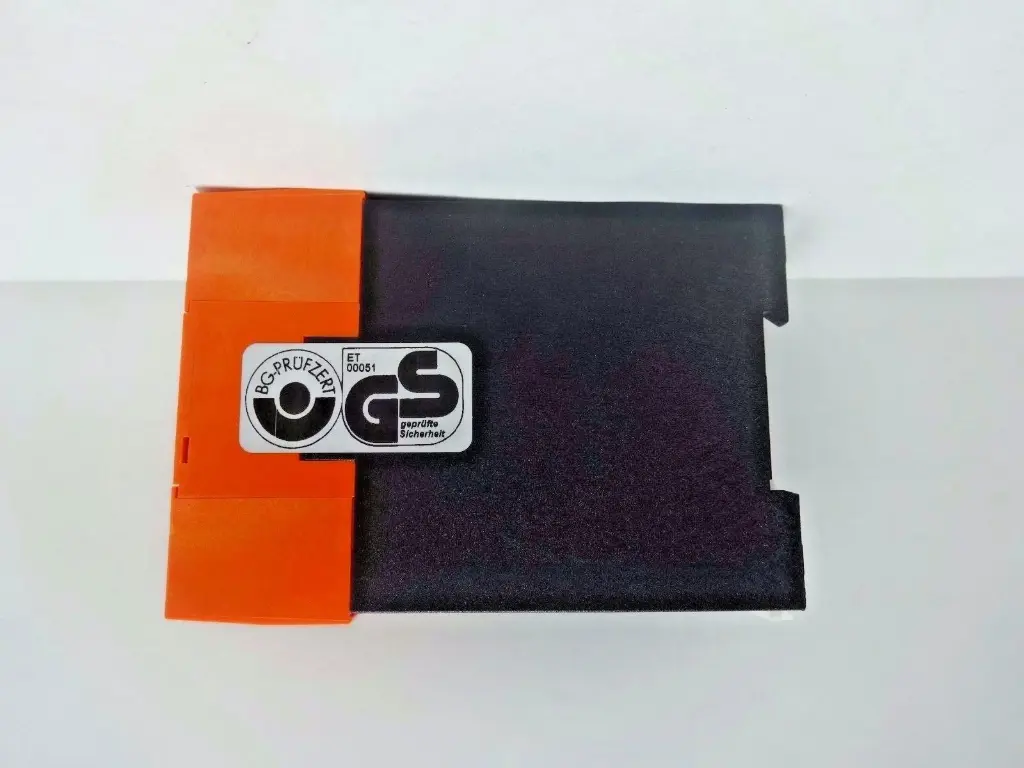  E. DOLD & SOHNE BG5925.03 RELAY EMERGENCY STOP 24VDC, 8A-SKU 000 162C