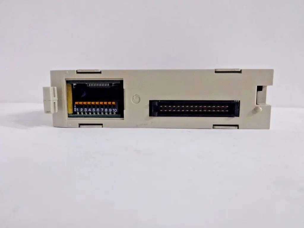 OMRON NC UNIT C200H-NC211-SKU 000 052B 