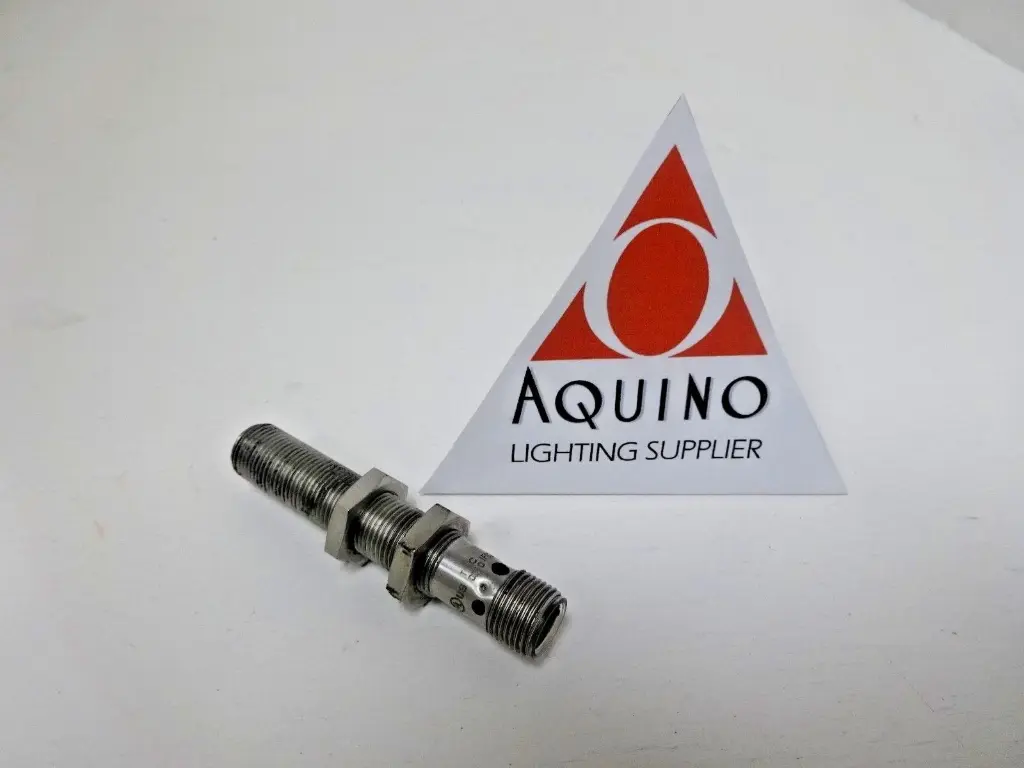 IFM IFS208 PROXIMITY INDUCTIVE SENSOR US-SKU 200 125-01VE
