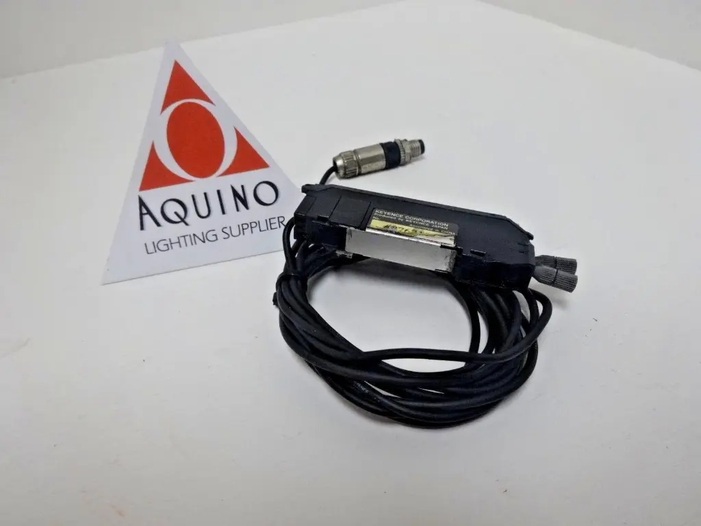 KEYENCE CORPORATION FS-V32P PHOTOELECTRIC AMPLIFIER FIBER OPTIC SENSOR-SKU 200 165C 