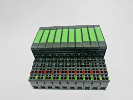 SIEMENS SIMATIC #6ES7 131-4BD01-0AA0 W/BASE #6ES7 193-4CA 30-0AA0-SKU 200 218C 