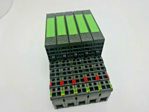  SIEMENS SIMATIC #6ES7 131-4BD01-0AA0 W/BASE #6ES7 193-4CA 30-0AA0-SKU 200 219C 